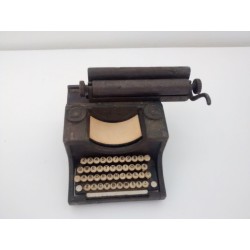 Sacapuntas miniatura máquina de escribir PLAYME