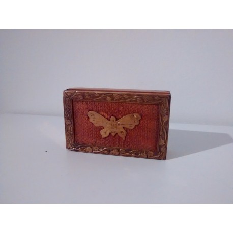 Caja de madera mariposa vintage